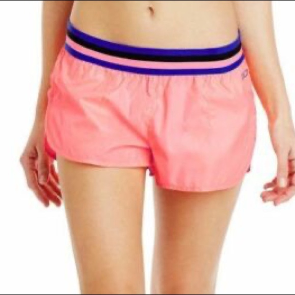 Beautiful NWOT Lorna Jane Running Shorts in Size L